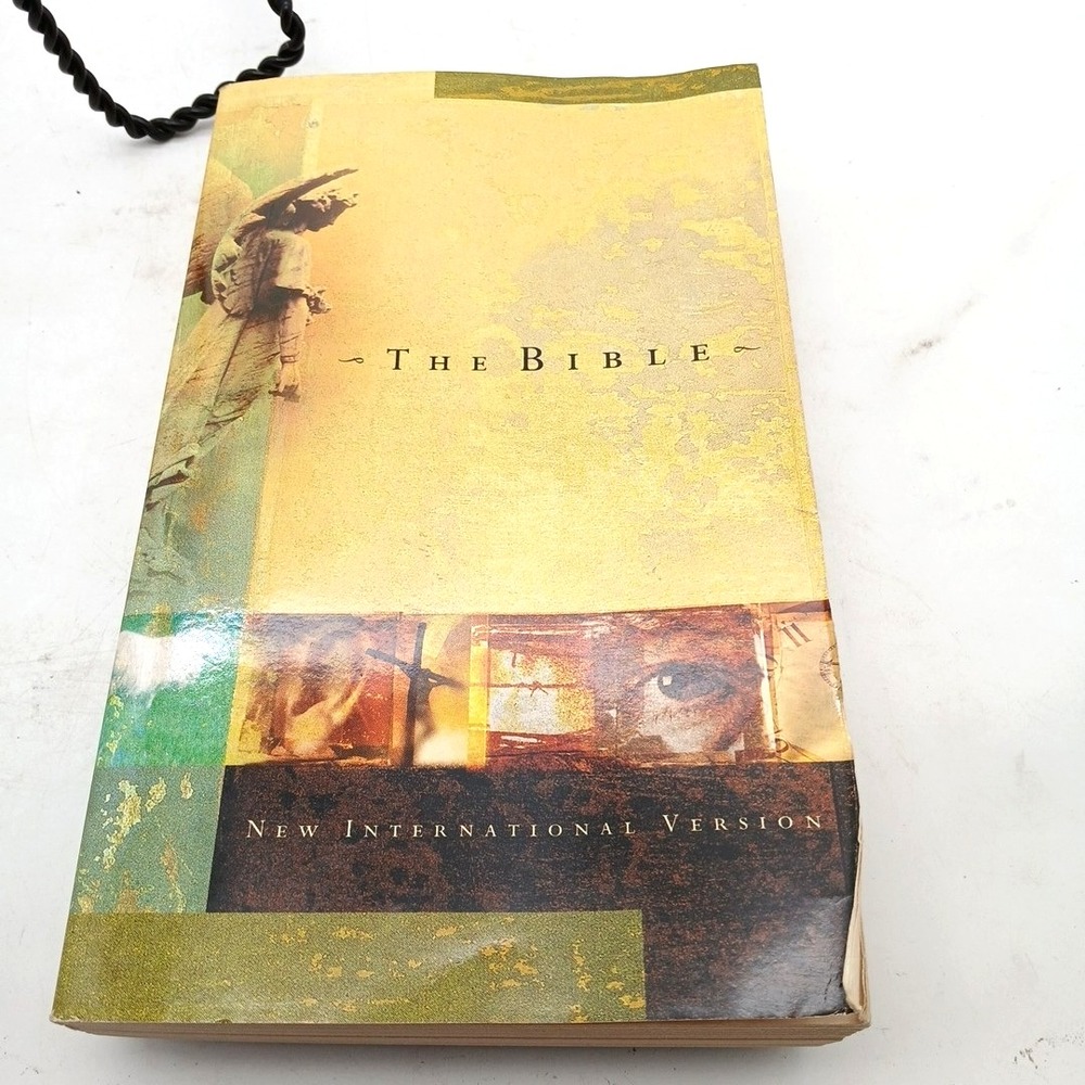 Holy Bible New International Version International‎ Bible Society Paperback